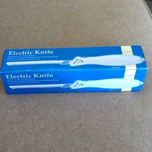 Electric knife - new in box